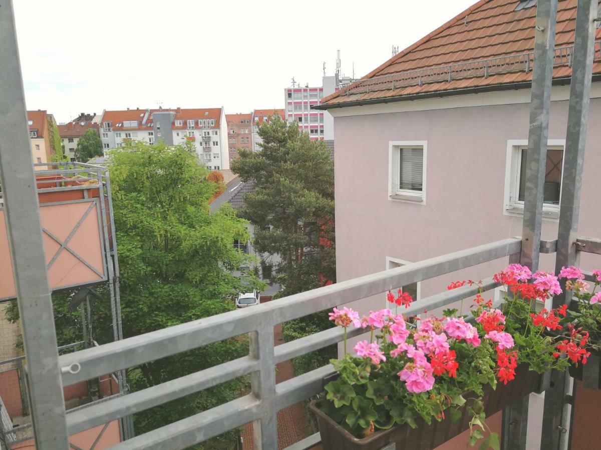 Quiet City-Apt, 4Min City-Center, 18Min Fair Nuernberg!!! ภายนอก รูปภาพ